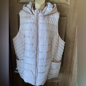 Puffy vest- •BLUSH color•